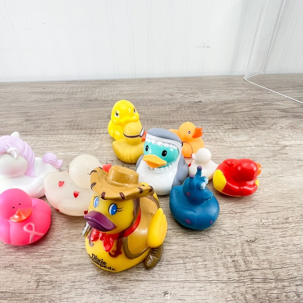 Lot of Rubber Duckies Baby Ducks Various Styles and Colors lot - Picture 5 of 11